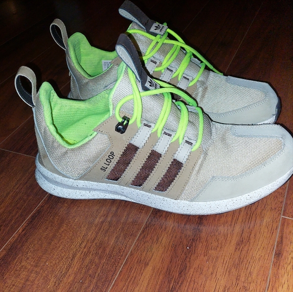 Men's Adidas SL Loop. - Picture 2 of 9